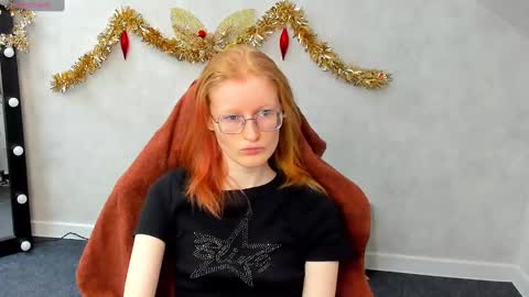 Snapshot of elizabeth_harpper chatting on 01/16/25, 08:22 Elizabeth online show from 01/16/25, 08:22