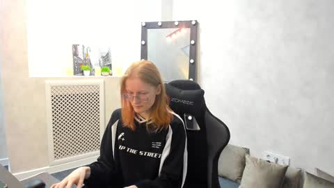 Snapshot of elizabeth_harpper chatting on 01/31/25, 08:22 Elizabeth online show from 01/31/25, 08:22