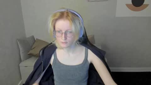 Snapshot of elizabeth_harpper chatting on 09/14/25, 08:13 Elizabeth online show from 09/14/25, 08:13