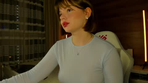 Snapshot of elizabeth_hottie chatting on 05/18/26, 11:21 Elizabeth online show from 05/18/26, 11:21