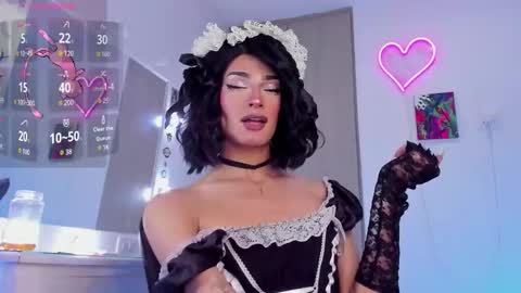 Snapshot of elizabeth_jones_01 chatting on 10/17/25, 10:40 Eli  online show from 10/17/25, 10:40