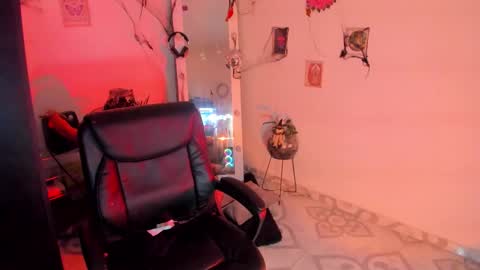 Snapshot of elizabeth_martinez98 chatting on 10/20/25, 06:19 Elizabeth Martinez online show from 10/20/25, 06:19