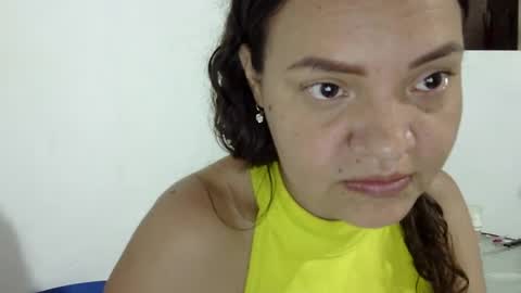 Snapshot of elizabeth_martinez_ chatting on 09/14/25, 03:22 Elizabeth Martinez online show from 09/14/25, 03:22