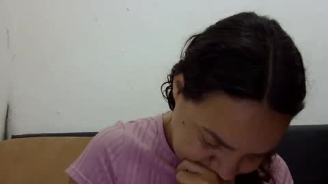 Snapshot of elizabeth_martinez_ chatting on 10/17/25, 03:25 Elizabeth Martinez online show from 10/17/25, 03:25