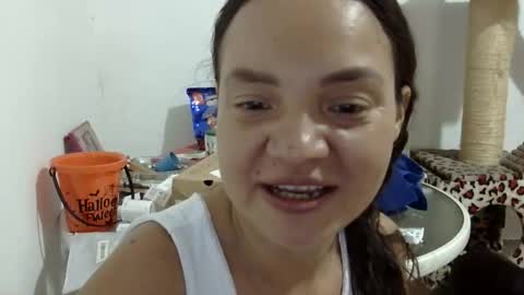 Elizabeth Martinez  online show from 04/26/26, 03:53