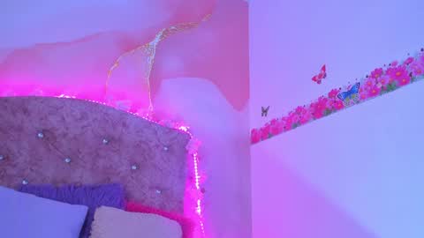 Snapshot of elizabeth_roman chatting on 01/03/25, 03:05 Montserrath online show from 01/03/25, 03:05