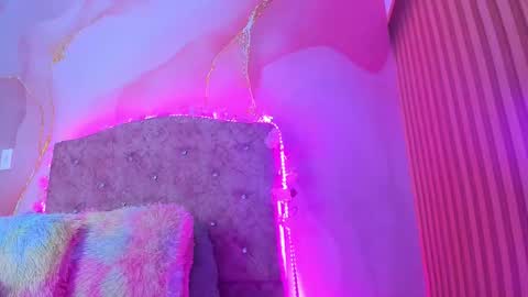 Snapshot of elizabeth_roman chatting on 02/28/25, 03:37 Montserrath online show from 02/28/25, 03:37