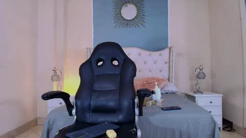 Snapshot of elizabeth_santos1 chatting on 04/26/26, 12:41 Elizabeth online show from 04/26/26, 12:41