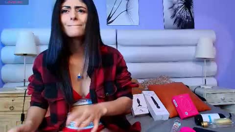 Snapshot of elizabeth_santos1 chatting on 06/27/26, 05:40 Elizabeth online show from 06/27/26, 05:40
