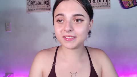 Snapshot of elizabeth_taylorxxx chatting on 01/03/25, 12:22 Elizabeth Taylor online show from 01/03/25, 12:22