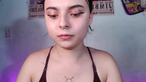 Snapshot of elizabeth_taylorxxx chatting on 01/06/25, 12:05 Elizabeth Taylor online show from 01/06/25, 12:05
