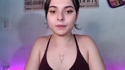 Snapshot of elizabeth_taylorxxx chatting on 01/06/25, 03:09 Elizabeth Taylor online show from 01/06/25, 03:09