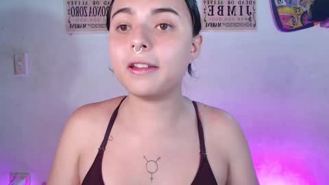 Snapshot of elizabeth_taylorxxx chatting on 02/21/25, 01:22 Elizabeth Taylor online show from 02/21/25, 01:22