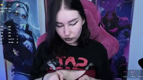 Snapshot of elizabethflowerr chatting on 05/15/26, 02:18 Eli online show from 05/15/26, 02:18