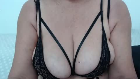 ElizabethMiler online show from 07/28/26, 03:43