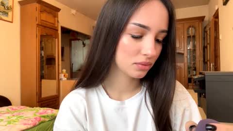 Mia online show from 11/24/25, 10:26