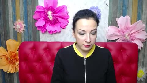 Snapshot of elizabethsho chatting on 10/18/25, 05:35 ElizabethSho online show from 10/18/25, 05:35