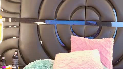 Elizabet online show from 01/26/25, 10:13