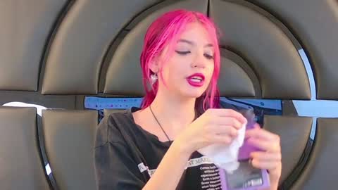 Elizabet online show from 01/27/25, 11:00