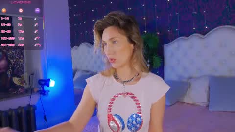 Snapshot of elizamayers chatting on 05/02/26, 04:39 Linda online show from 05/02/26, 04:39