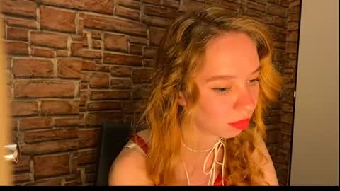 Snapshot of elizastorm chatting on 06/15/26, 07:49 Eliza online show from 06/15/26, 07:49