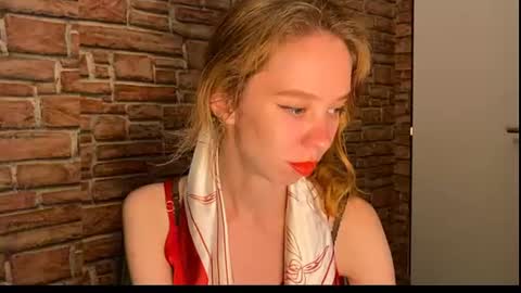 Snapshot of elizastorm chatting on 06/22/26, 07:11 Eliza online show from 06/22/26, 07:11