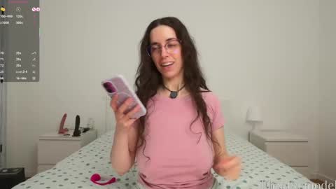 Snapshot of elizathemodel chatting on 03/10/25, 04:25 Eliza  online show from 03/10/25, 04:25