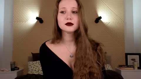 Lisa  online show from 09/15/25, 03:45