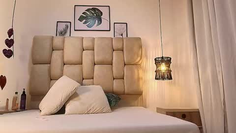 Eliza online show from 09/23/25, 12:19