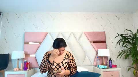 Eliza online show from 11/09/25, 02:26