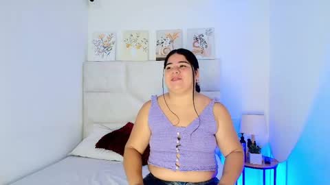 Snapshot of elizawiliamst chatting on 04/25/26, 11:57 Eliza online show from 04/25/26, 11:57