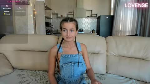 Eliz                               online show from 09/14/25, 05:39