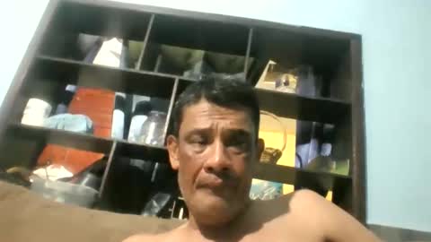 Snapshot of eljim323323 chatting on 04/20/26, 07:44 eljim323323 online show from 04/20/26, 07:44
