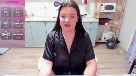 Lina online show from 12/14/25, 10:47