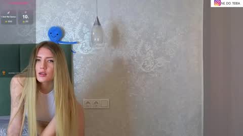 Snapshot of ella__sweety chatting on 02/18/25, 03:10 Ella online show from 02/18/25, 03:10