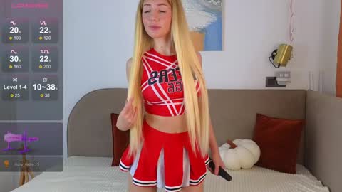 Snapshot of ella__sweety chatting on 09/22/25, 01:18 Ella online show from 09/22/25, 01:18