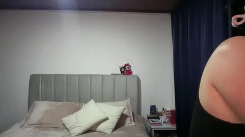 Ella  online show from 04/23/26, 05:41