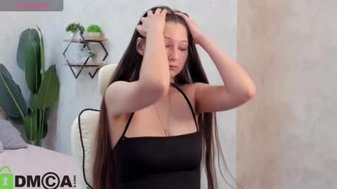 Ella online show from 11/06/25, 01:39