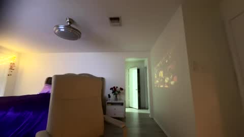 Snapshot of ella_ella_ella_ay chatting on 10/24/25, 11:45 ella_ella_ella_ay online show from 10/24/25, 11:45