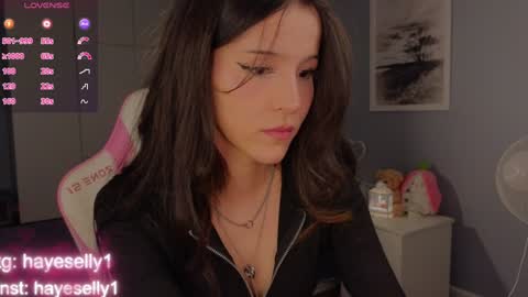 Snapshot of ella_hayes chatting on 01/04/25, 09:31 Ella NEXT STREAM 1TH DECEMBER 1200 - 0800 AM AT MOSCOW TIME online show from 01/04/25, 09:31