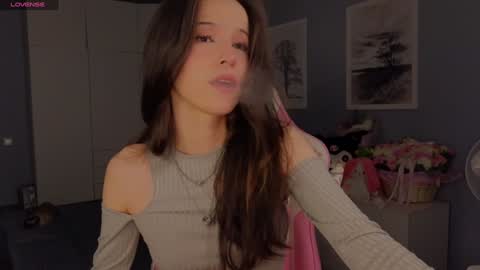 Snapshot of ella_hayes chatting on 01/12/25, 12:39 Ella NEXT STREAM 1TH DECEMBER 1200 - 0800 AM AT MOSCOW TIME online show from 01/12/25, 12:39