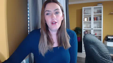 Snapshot of ella_max_live chatting on 01/21/25, 06:33 Ella  Max online show from 01/21/25, 06:33