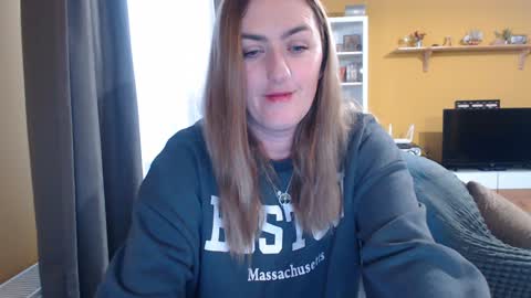 Snapshot of ella_max_live chatting on 01/28/25, 07:00 Ella  Max online show from 01/28/25, 07:00