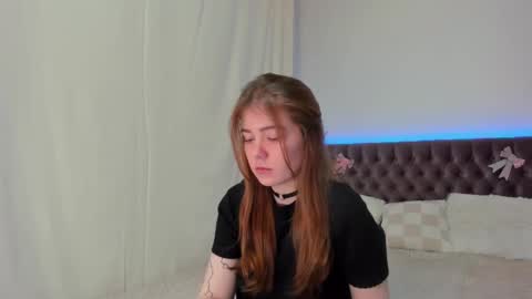 Ella Mayers online show from 03/08/25, 01:06