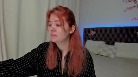 Ella Mayers online show from 09/18/25, 12:40