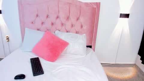 Ella online show from 03/28/26, 01:00