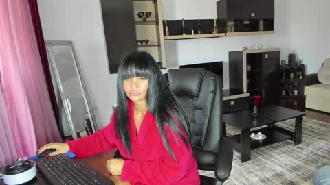 Ella online show from 04/07/26, 08:26