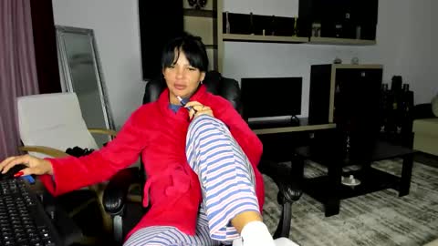 Ella online show from 04/10/26, 10:03