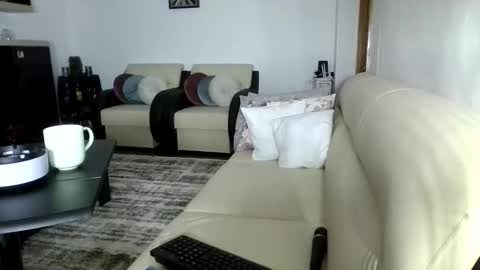 Ella online show from 04/22/26, 05:47