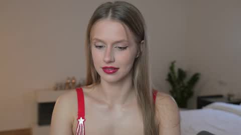 Snapshot of ella_twinkle chatting on 06/04/26, 06:47 Ella online show from 06/04/26, 06:47